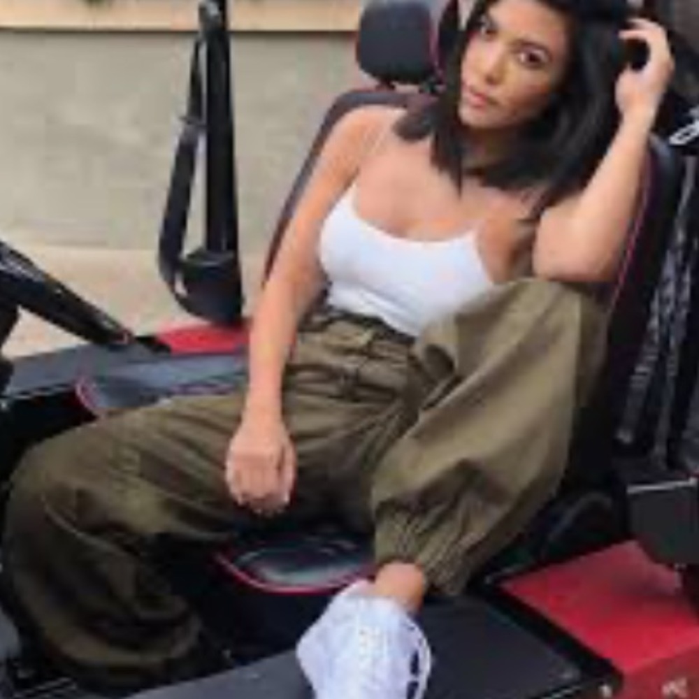 Fashion nova cargo pants in olive green